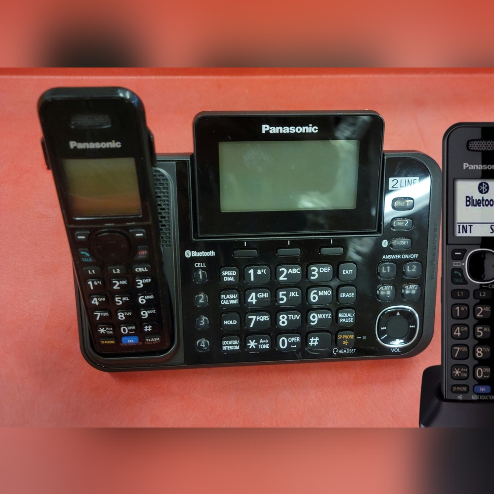 Panasonic 2 Line Phone System like new